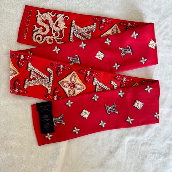 NEW! WITH TAGS LOUIS VUITTON CHINESE NEW YEAR BANDEAU M79478 - RED - Picture 2 of 10